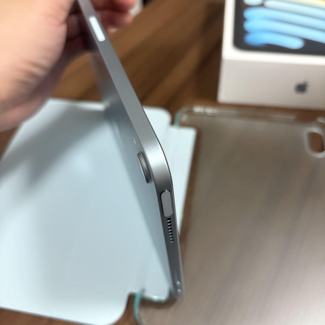 ほぼ未使用品　AppleiPad mini第7世代（A17pro）