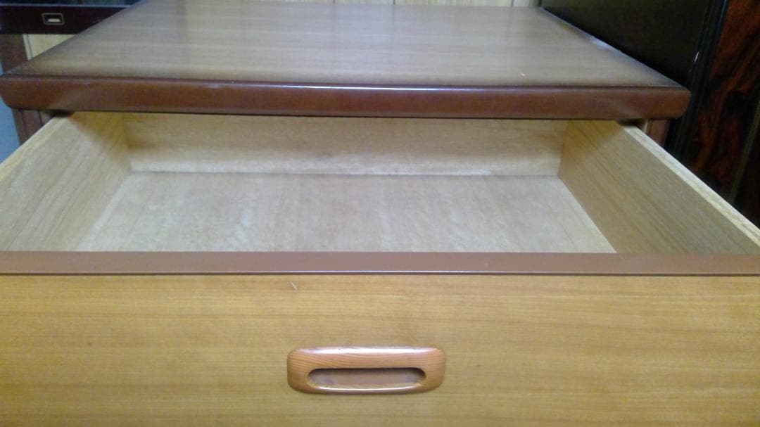 昭和の箪笥　引き出し箪笥　衣装箪笥　昭和レトロ　たのメル便送料込み
