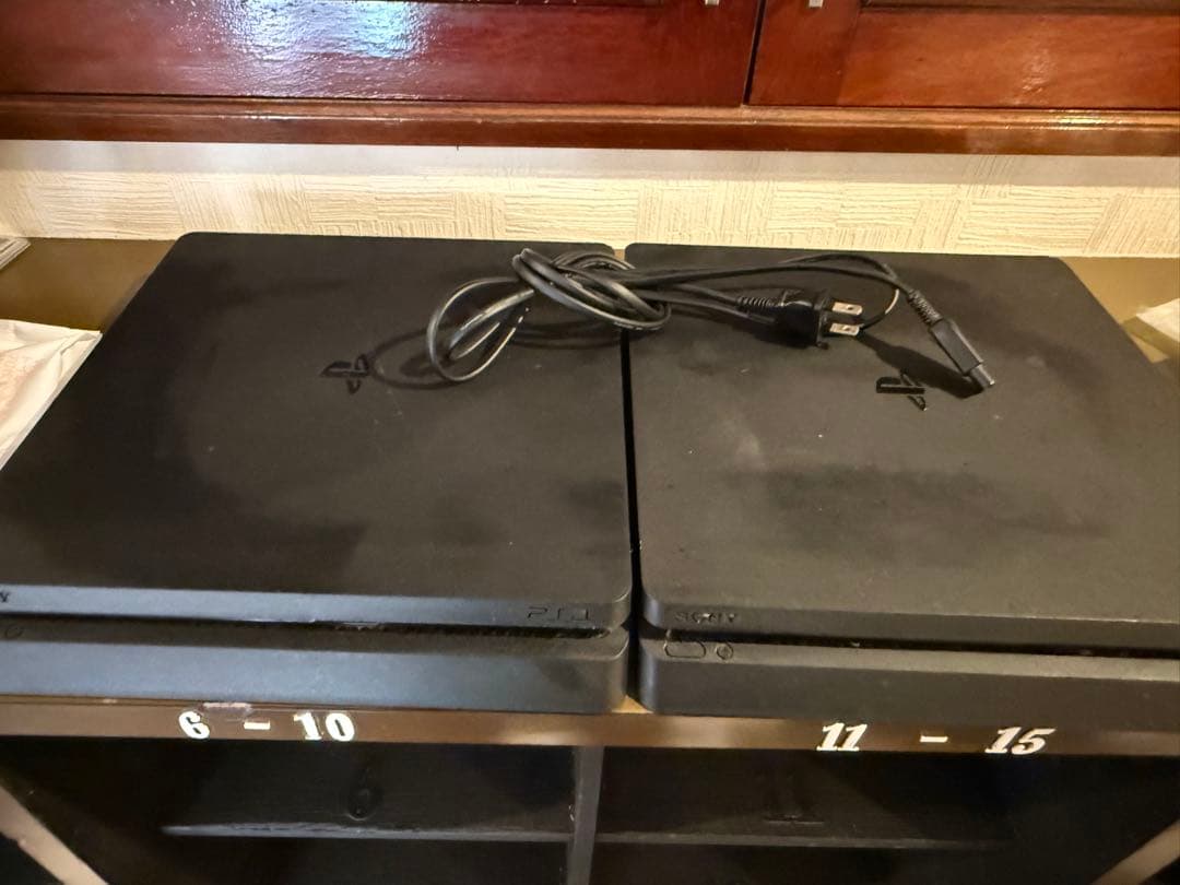 動作確認済み 24インチモニター PS4スリム2台 配線ケーブル1本のみ