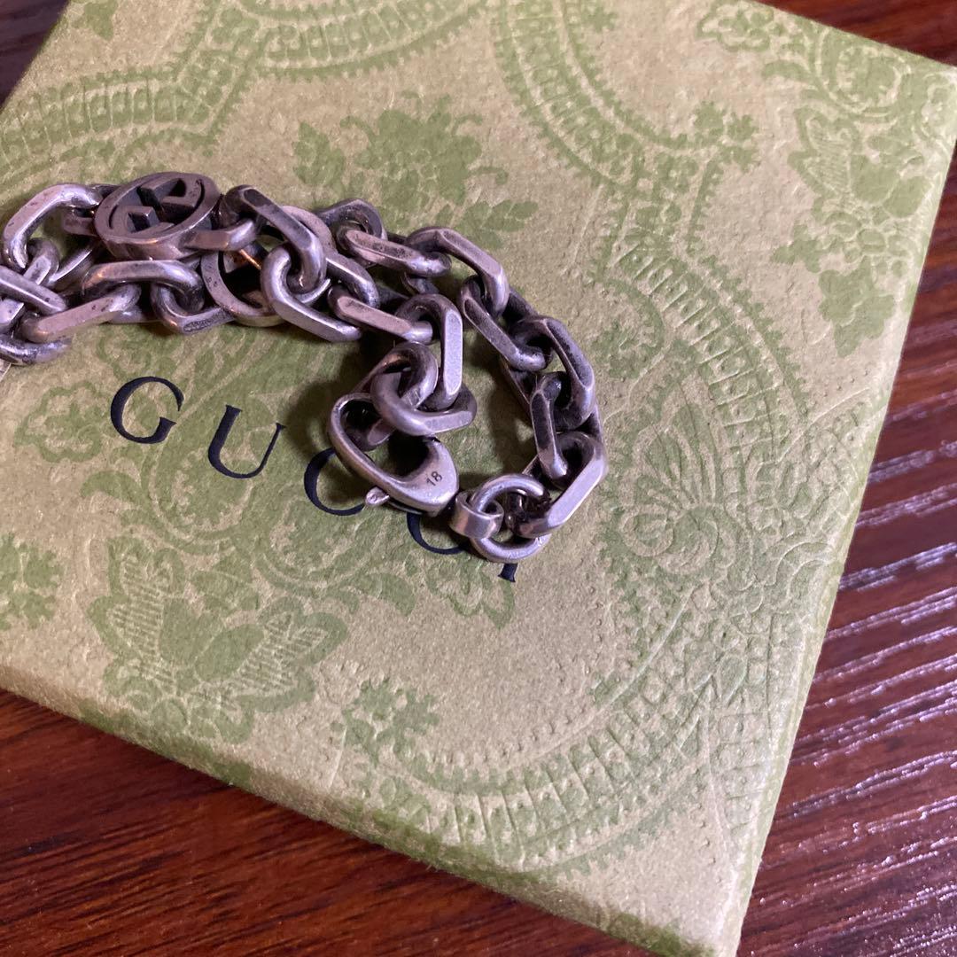 GUCCI シルバー ロゴチェーンブレスレット