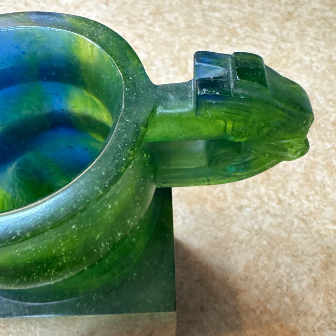 ドラゴン取っ手付きガラスベース