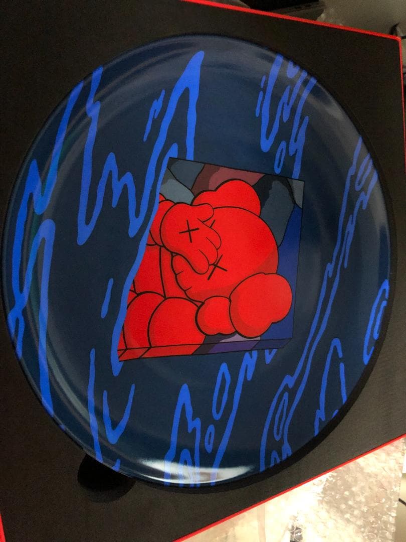 Plate by KAWS カウズ プレート Artware Editions