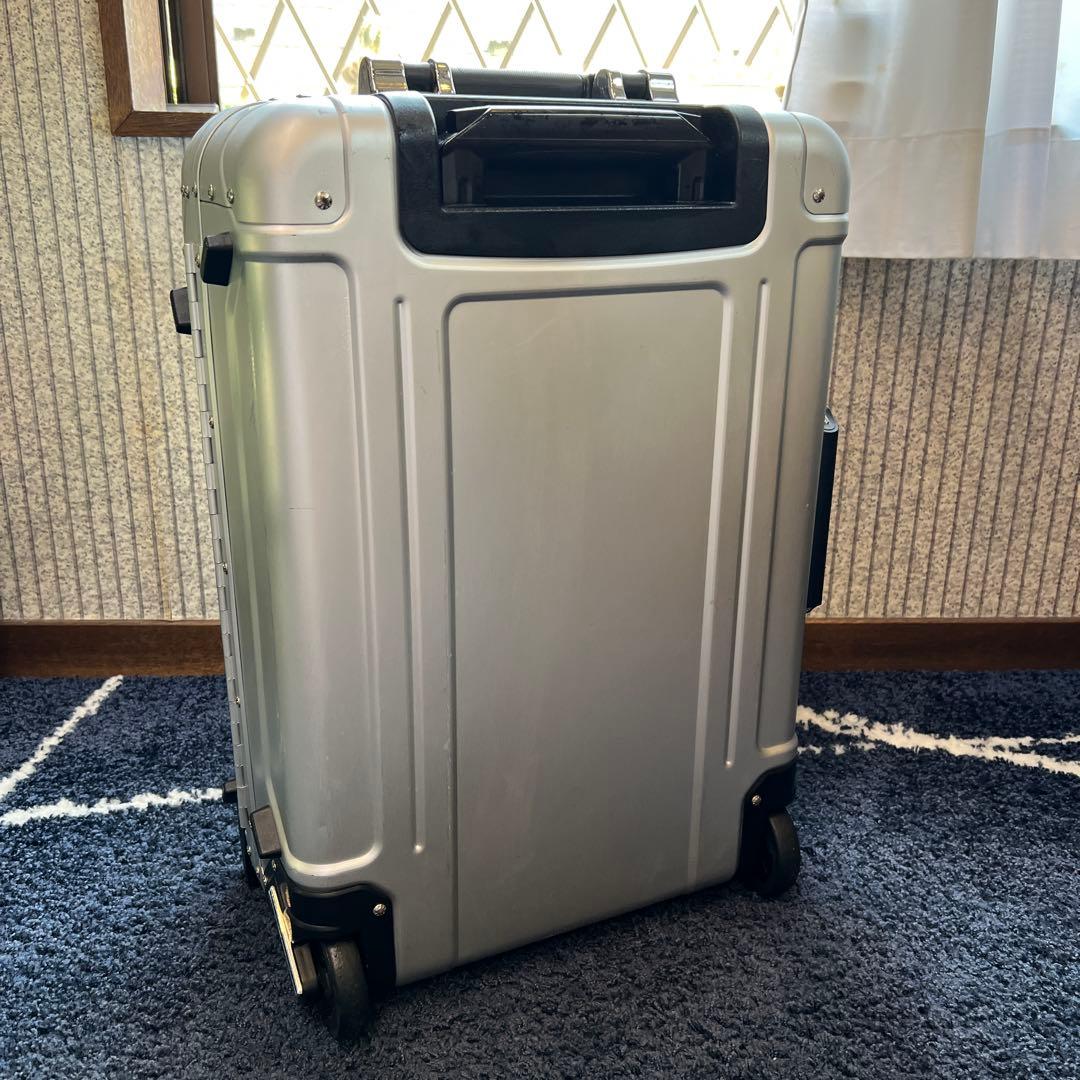 ゼロハリバートンZERO HALLIBURTON スーツケース 31L 2輪
