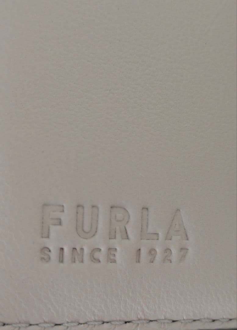 新春セール【新品・未使用】FURLA折り財布