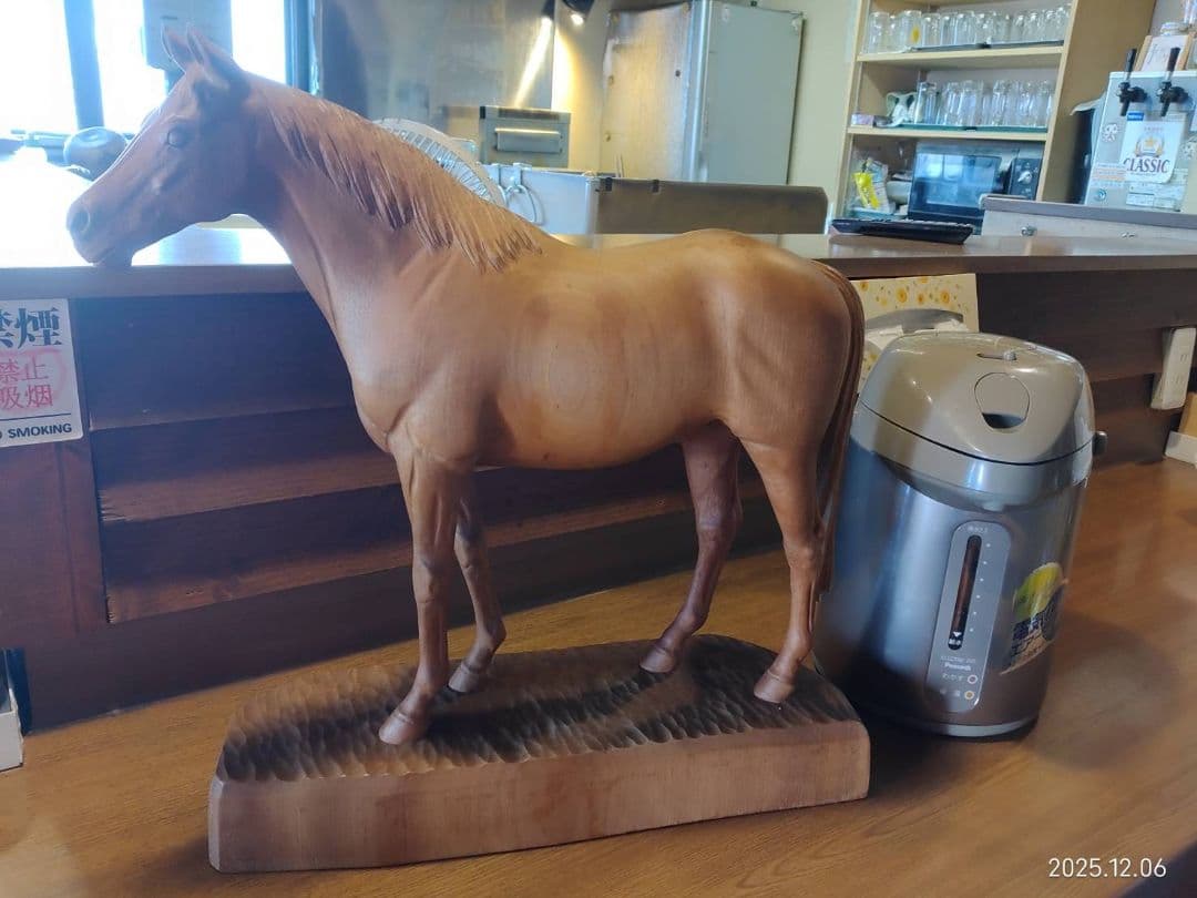 木製馬の彫刻 　古民家から見つけました