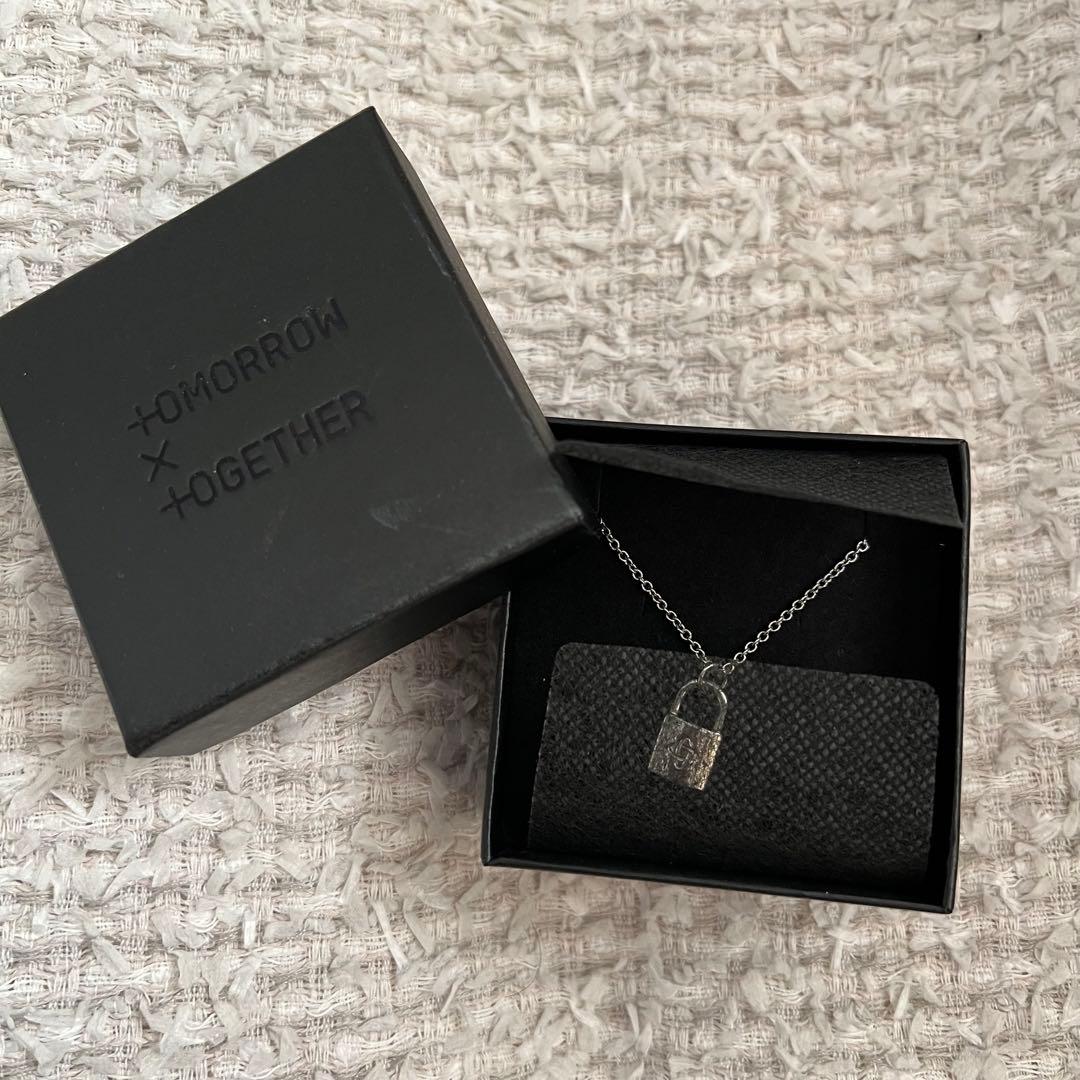 TOMORROW X TOGETHER eternity ロック型ネックレス