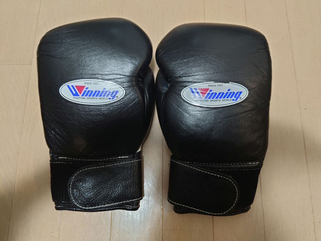 ウ*グ様 Winningボクシンググローブ