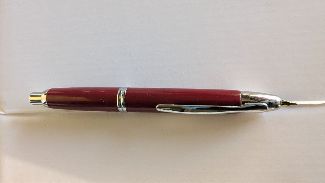 PILOT 赤 万年筆 キャップレス　ペン先18k