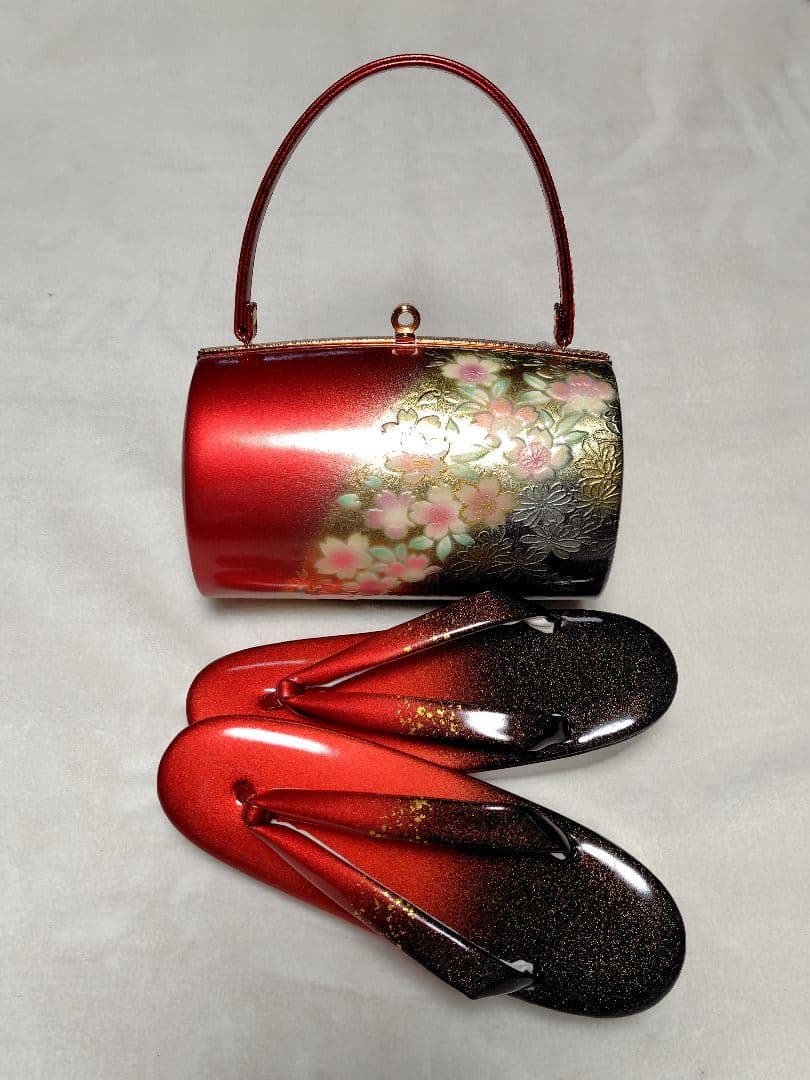 【新品未使用品】 成人式、訪問着用和装バッグと 草履のセット（フリーサイズ）