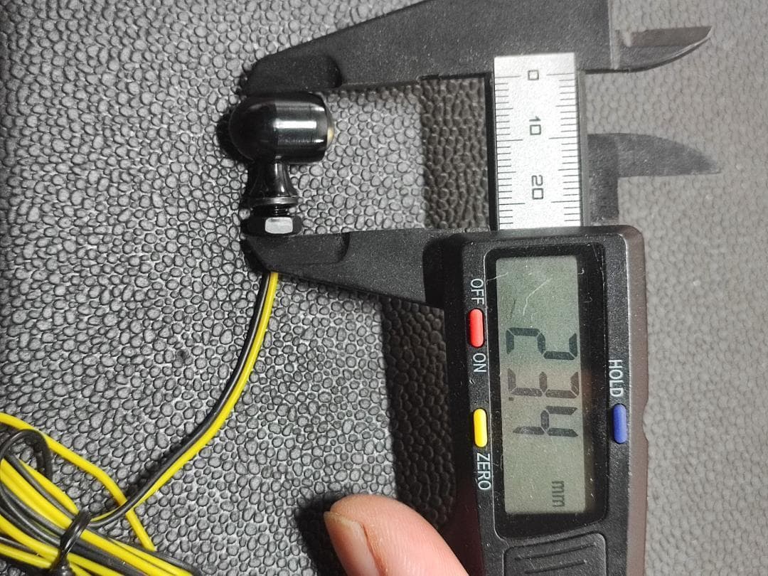 車検対応　超小型ウインカー　4個セット　ブラック　Eマーク148R 2%er製