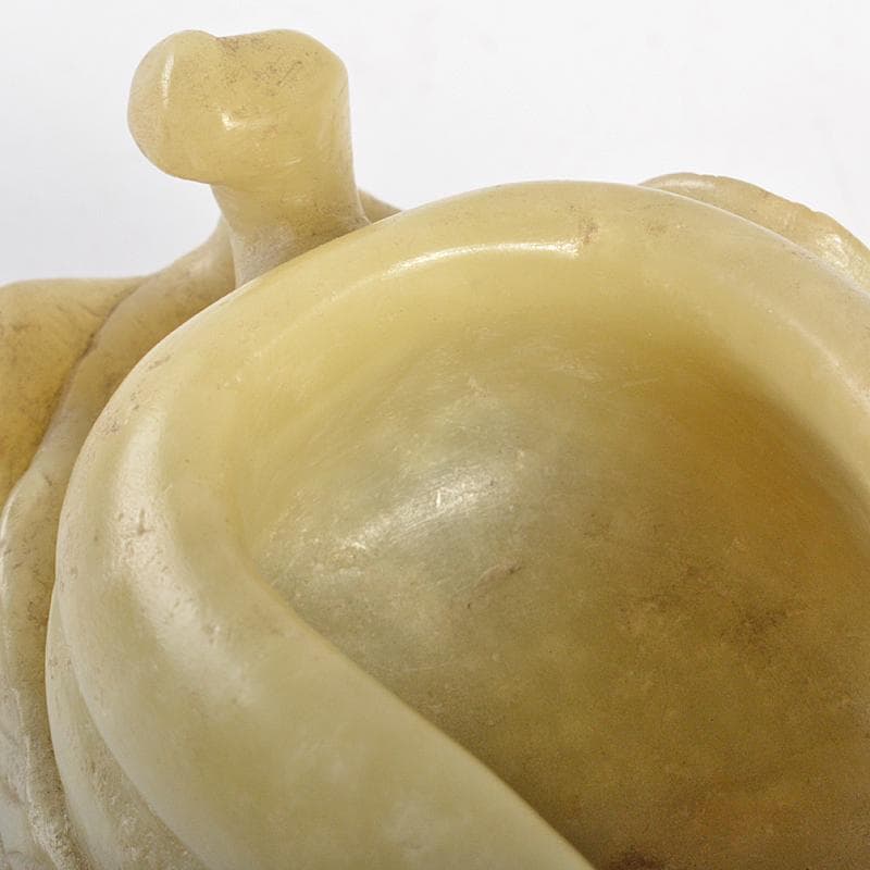中国　玉石白玉彫刻　桃形　水孟　筆洗　唐木台・時代箱付　V　R7093