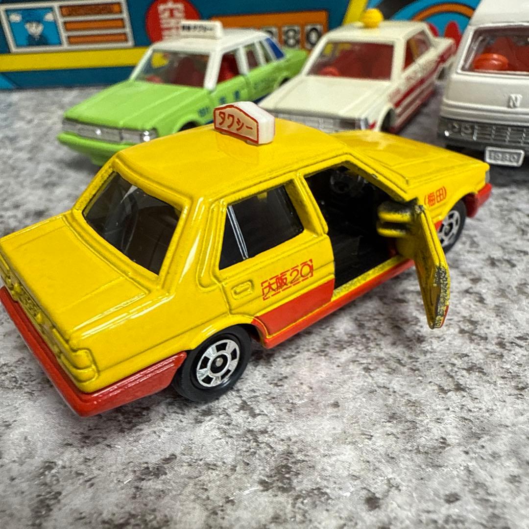 d*7様 トミカ　タクシーセット