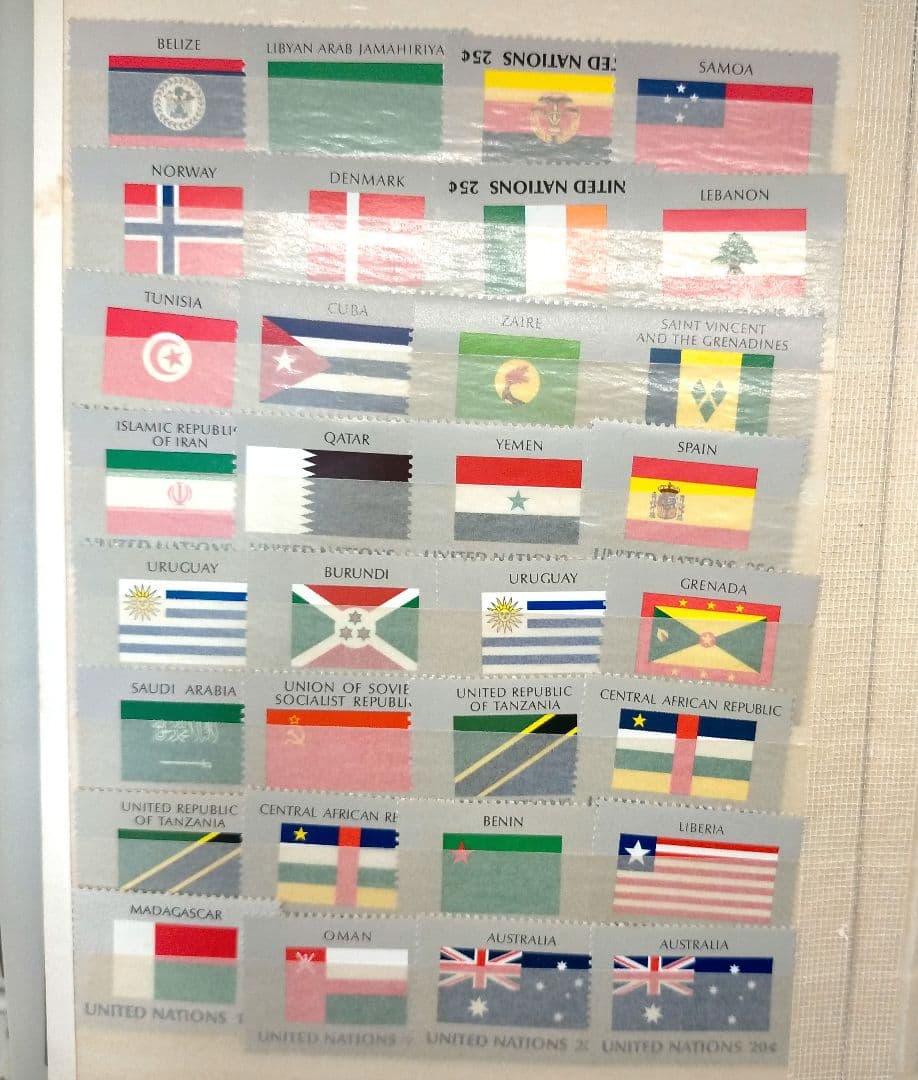 2253 外国切手 国連切手 大量まとめ16ぺ一ジ分全て未使用アルバム付き