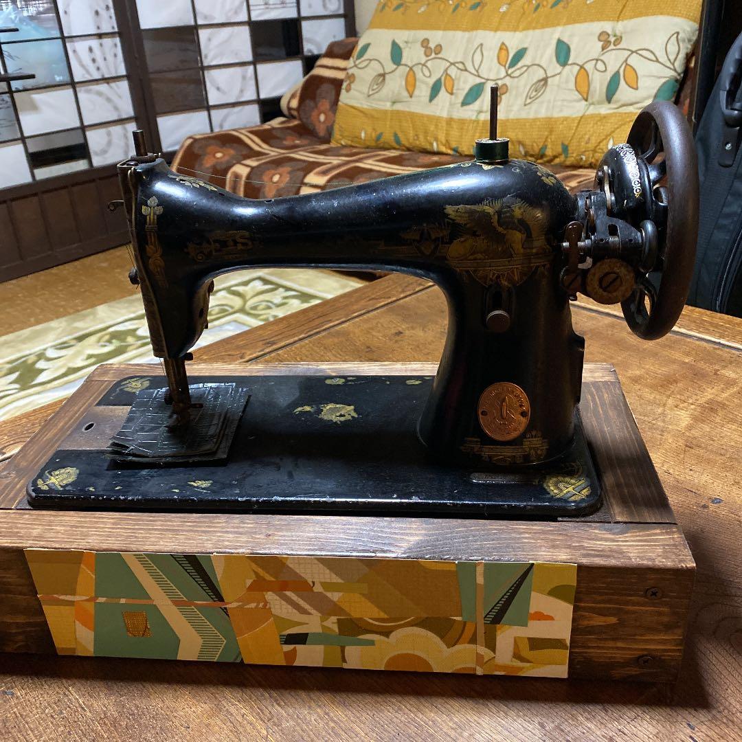 アンティークのミシン