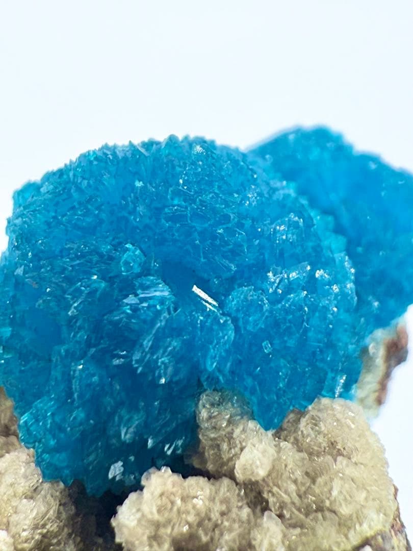 カバンサイト　原石　鉱物標本　天然石　ペンタゴナイト　ゼオライト　アポフィライト