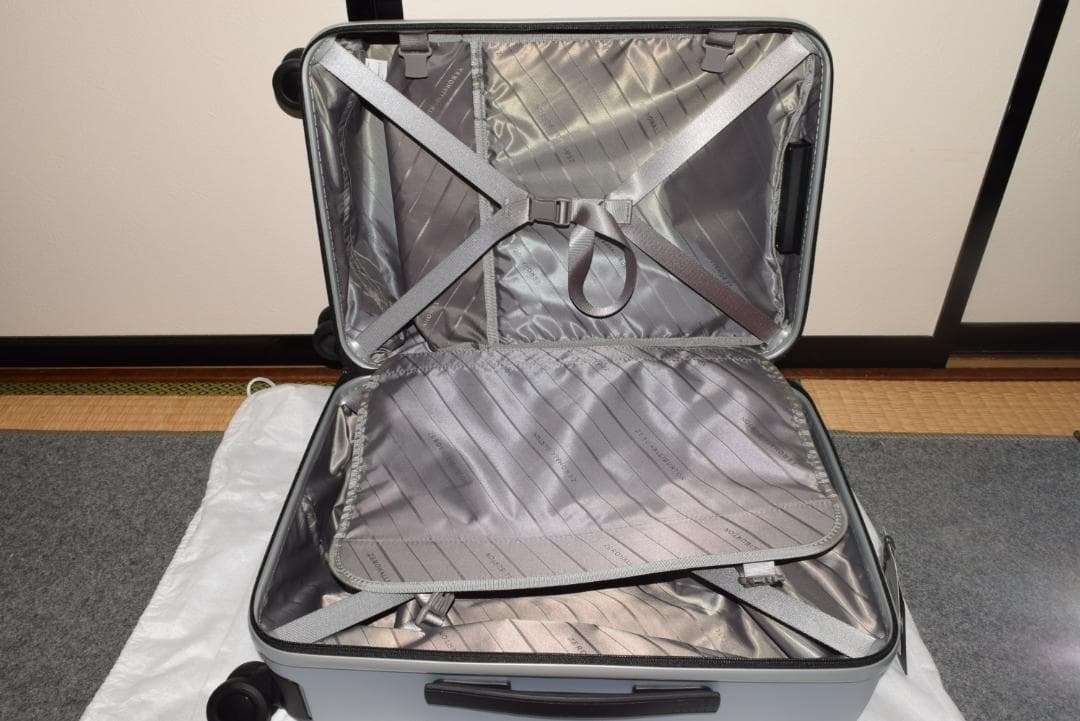 新品☆ゼロハリバートン スーツケース ZRP-W2S☆ポリカーボネイト☆シルバー