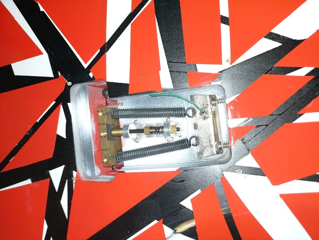 エレキギター 自作フランケン赤黒ストライプデザイン