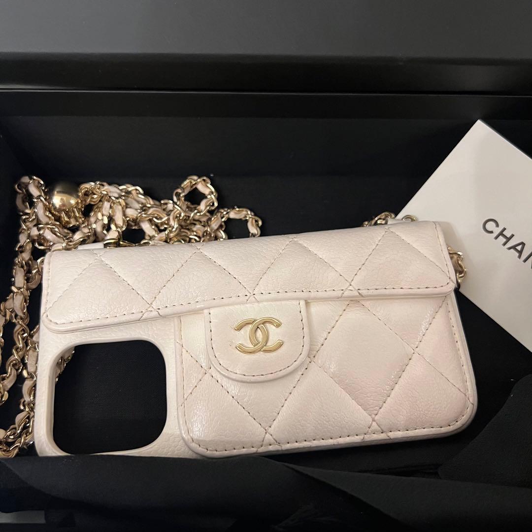 CHANEL iPhone13pro ケース　ホワイト