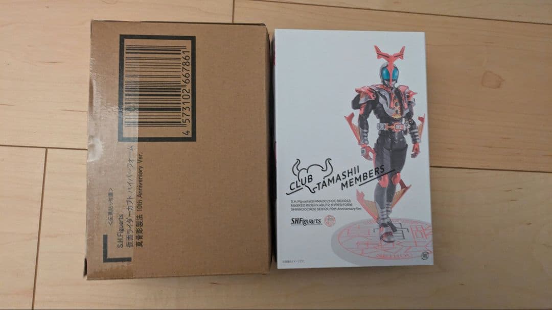 s.h.figuarts 真骨彫 仮面ライダー カブト ハイパーフォーム10th