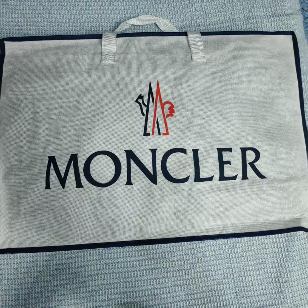 モンクレール　ダウンベスト　ワッペン　5 黒