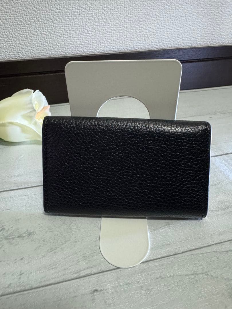 ネギラー油PRADA レア✨レザー キーケース6連/ブラック×レッド