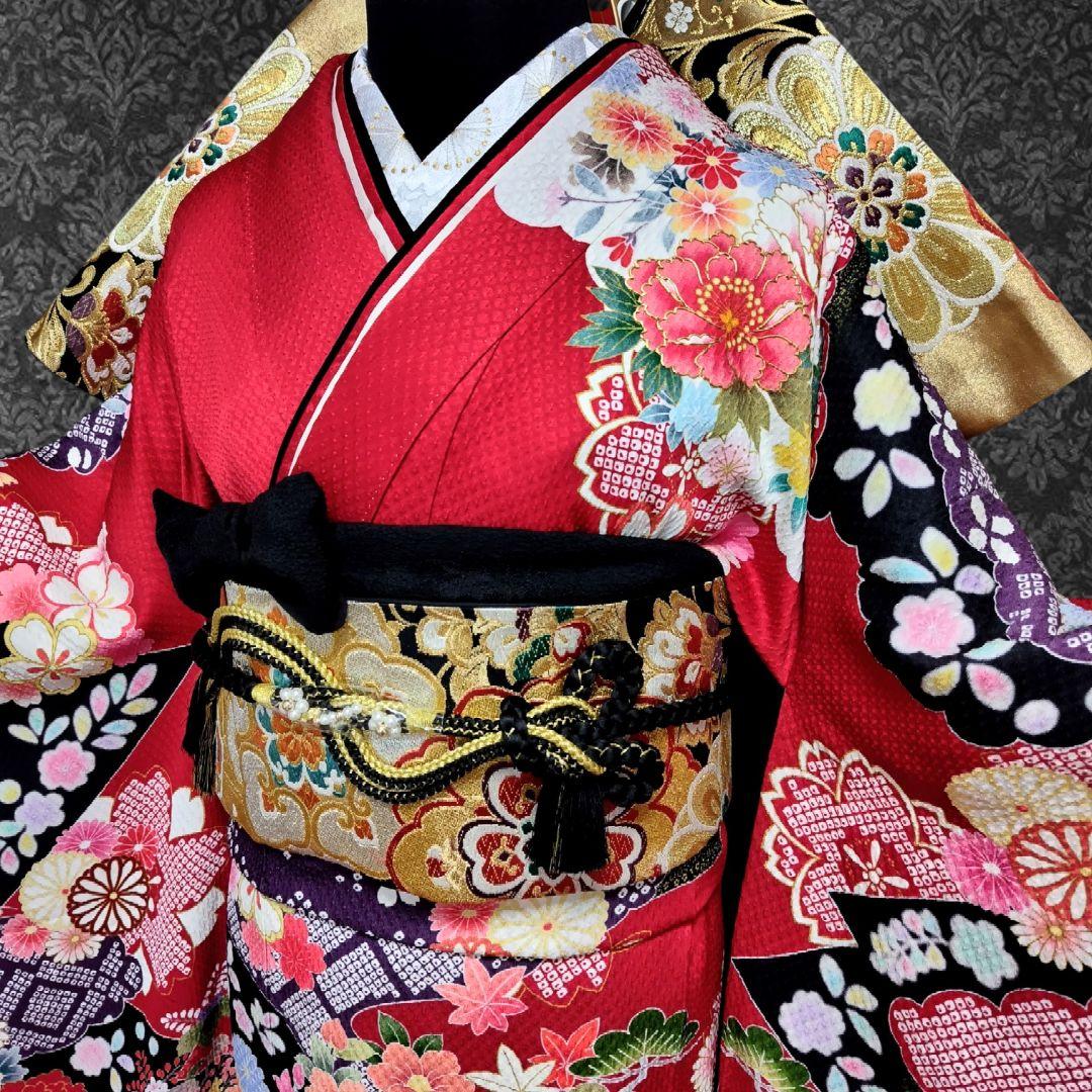 振袖フルセット(7点)・総絞り・エンボス加工・古典柄・金駒刺繍・花模様・金彩加工