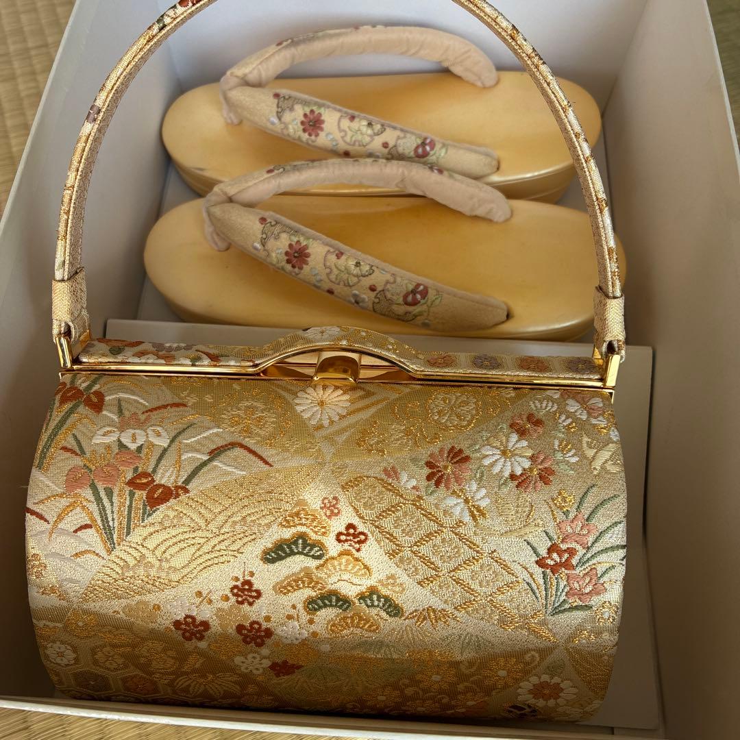 美品　和装バック　織柄豪華な格式あるバック　若い方向け　成人式　振袖　晴れの日