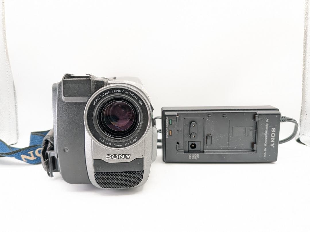 【 Hi8の再生・ダビングに最適】Sony ビデオカメラ CCD-TRV20
