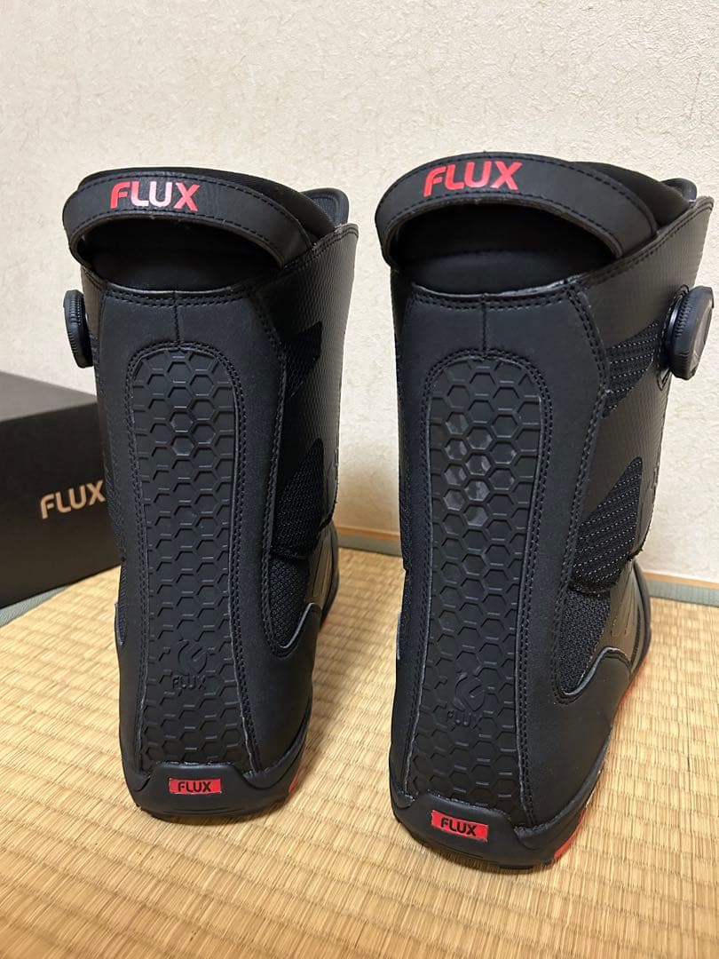 FLUX スノーボードブーツ OM-BOA 27.5cmカカトが浮かないパッド付