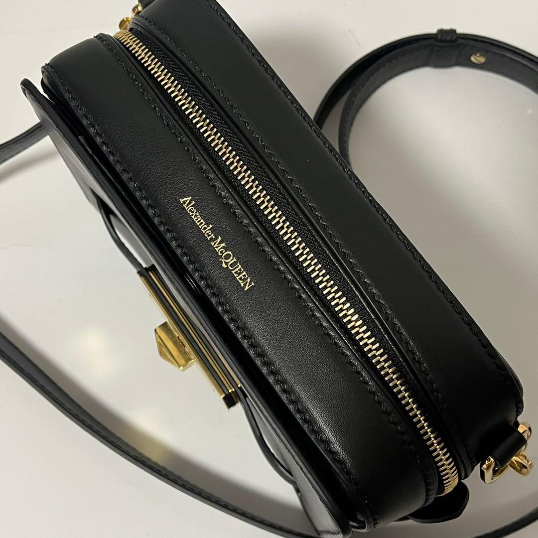 ✨未使用保管品✨　Alexander McQUEEN 　ショルダーバッグ　レザー