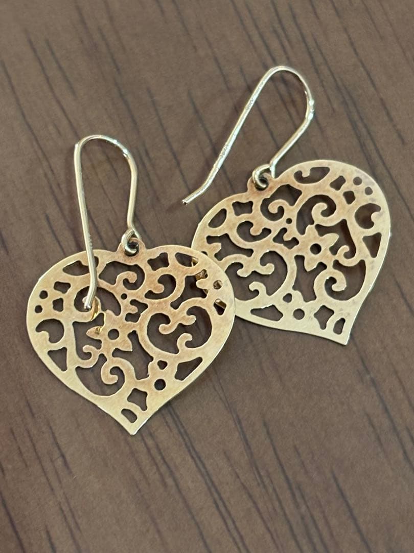 スタージュエリー ハート型透かし模様ピアス K18