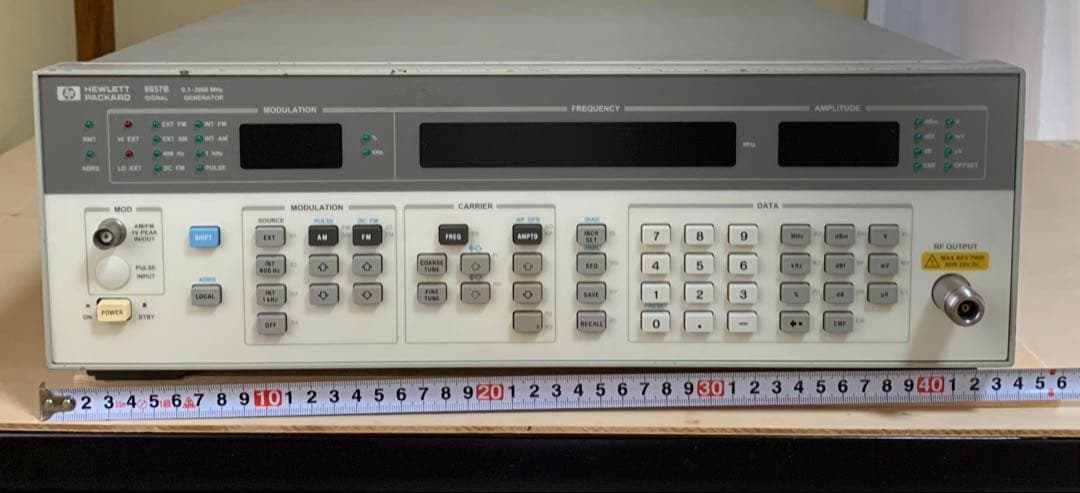 【横河・ヒューレット・パッカード】HP 8657B シンセサイズド標準信号発生器