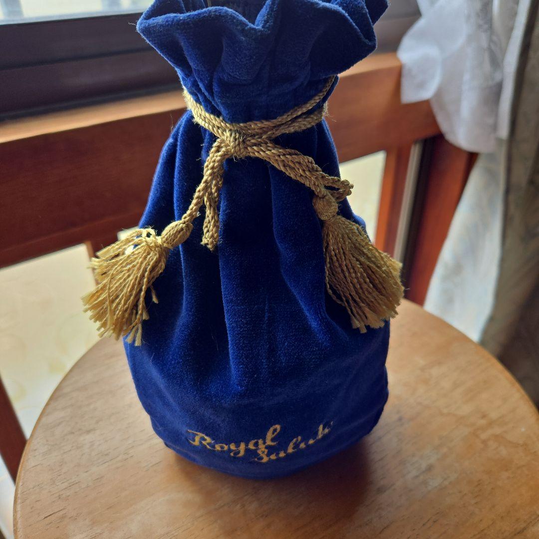 ロイヤルサルート ウイスキー 700ML 40度 専用袋付き