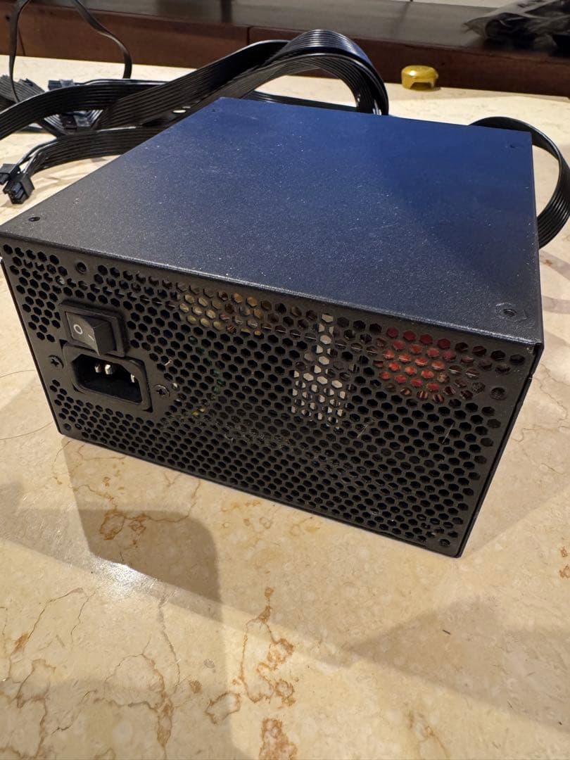 玄人志向1000W 80 PLUS 電源ユニット