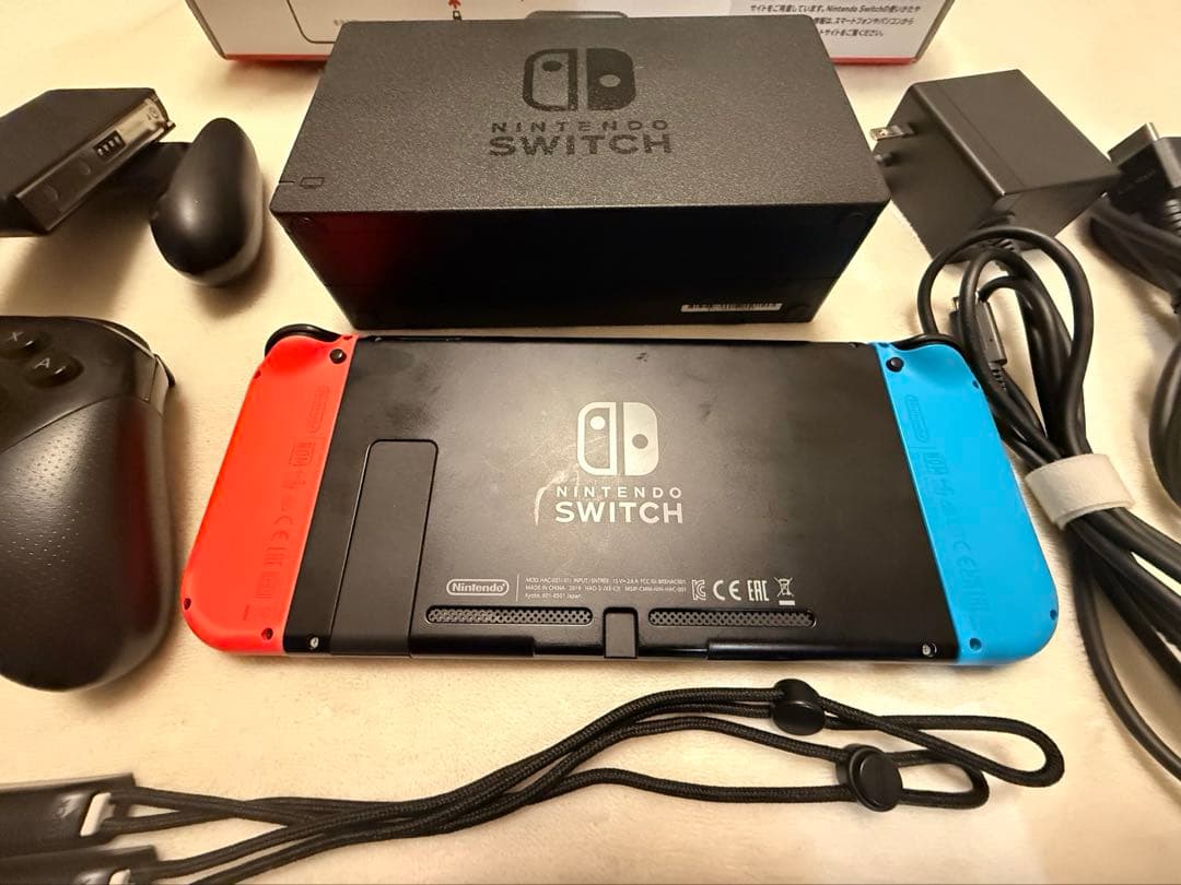 Switch本体　ケース・プロコン付き