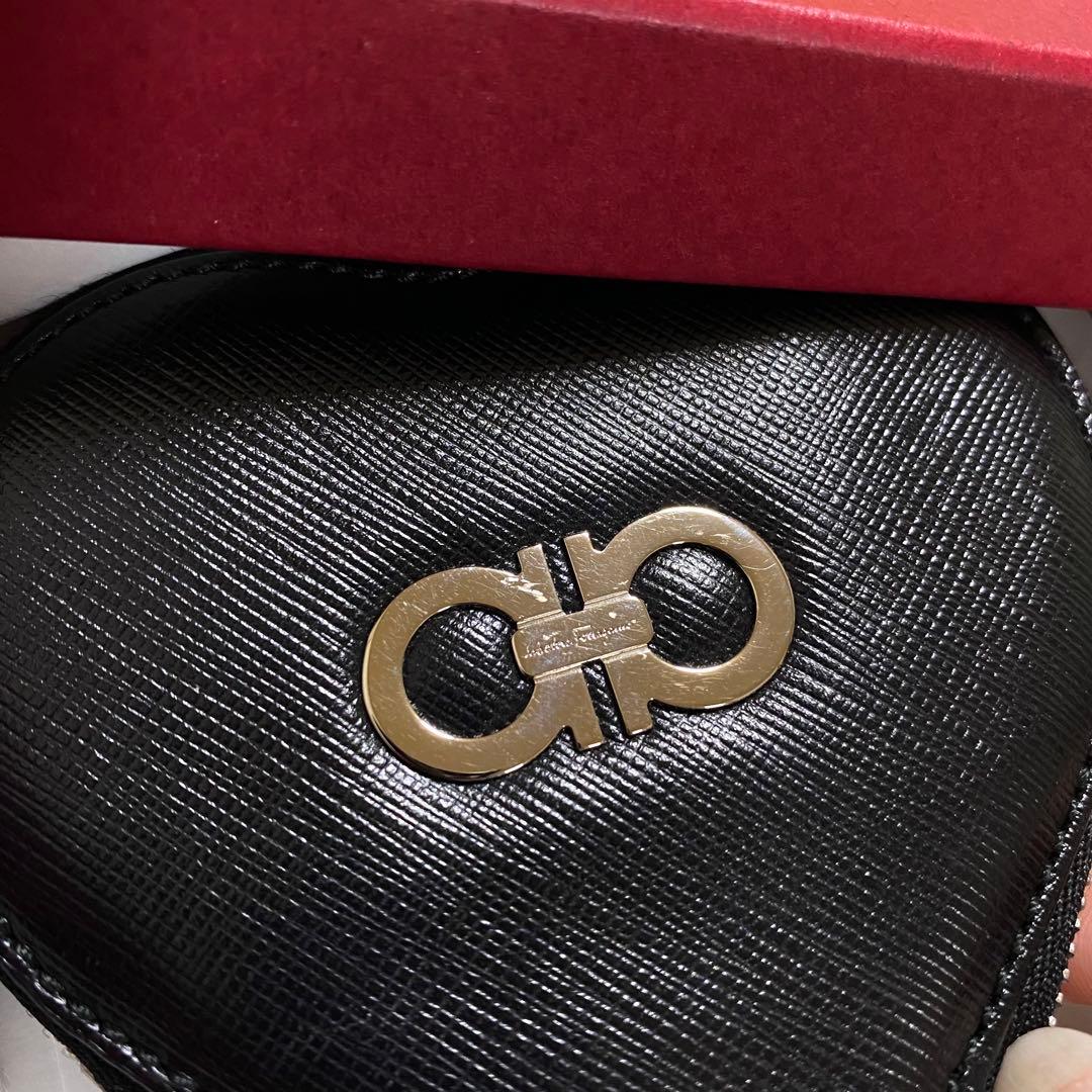 FERRAGAMO サルヴァトーレフェラガモ ガンチーニ ハートケース