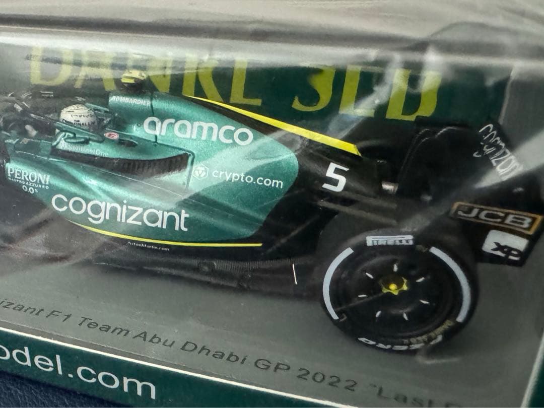 新品　F1 アストンマーチン AMR22 セバスチャン·ベッテル 1/43