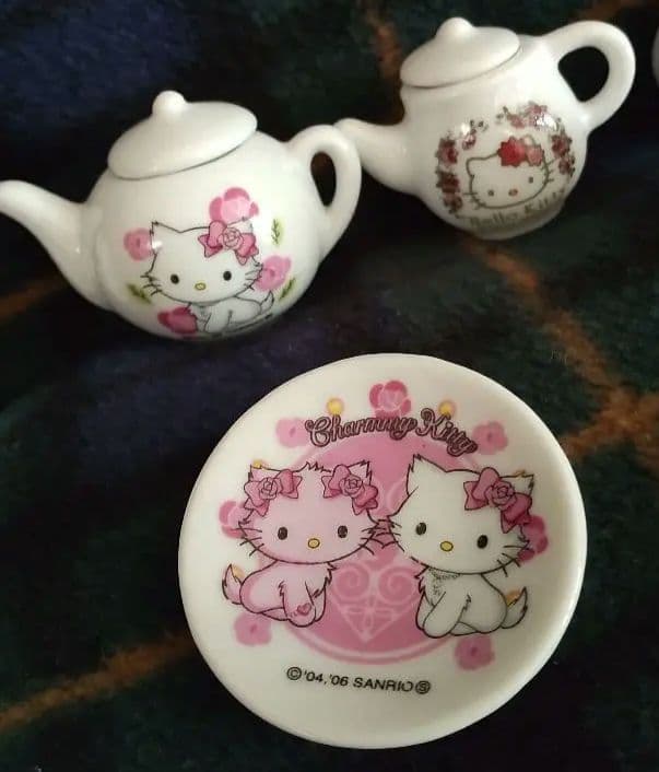 チャーミーキティ　ばらのティーセット　ミニチュア食器　ハローキティ サンリオ