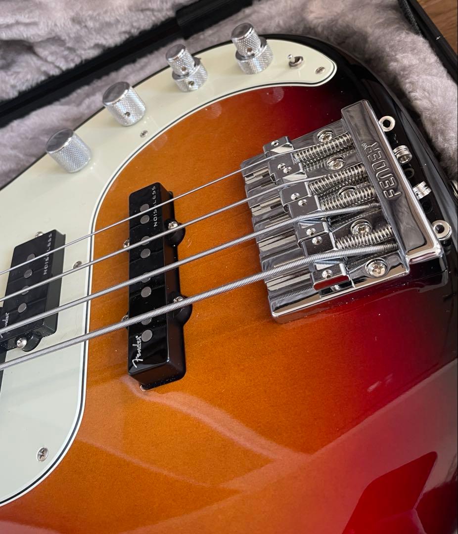ベース Fender American Ultra Precision Bass