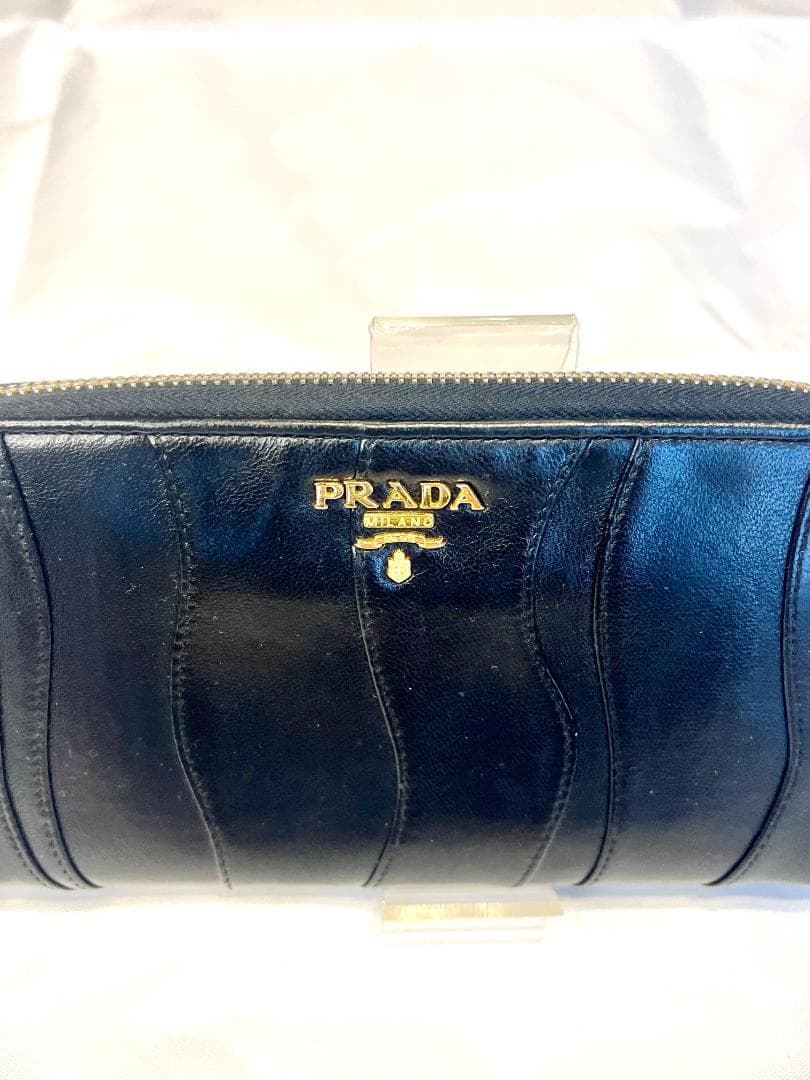 プラダ 1M0506 レザー ギャザー ラウンドファスナー 長財布 箱・保証書付