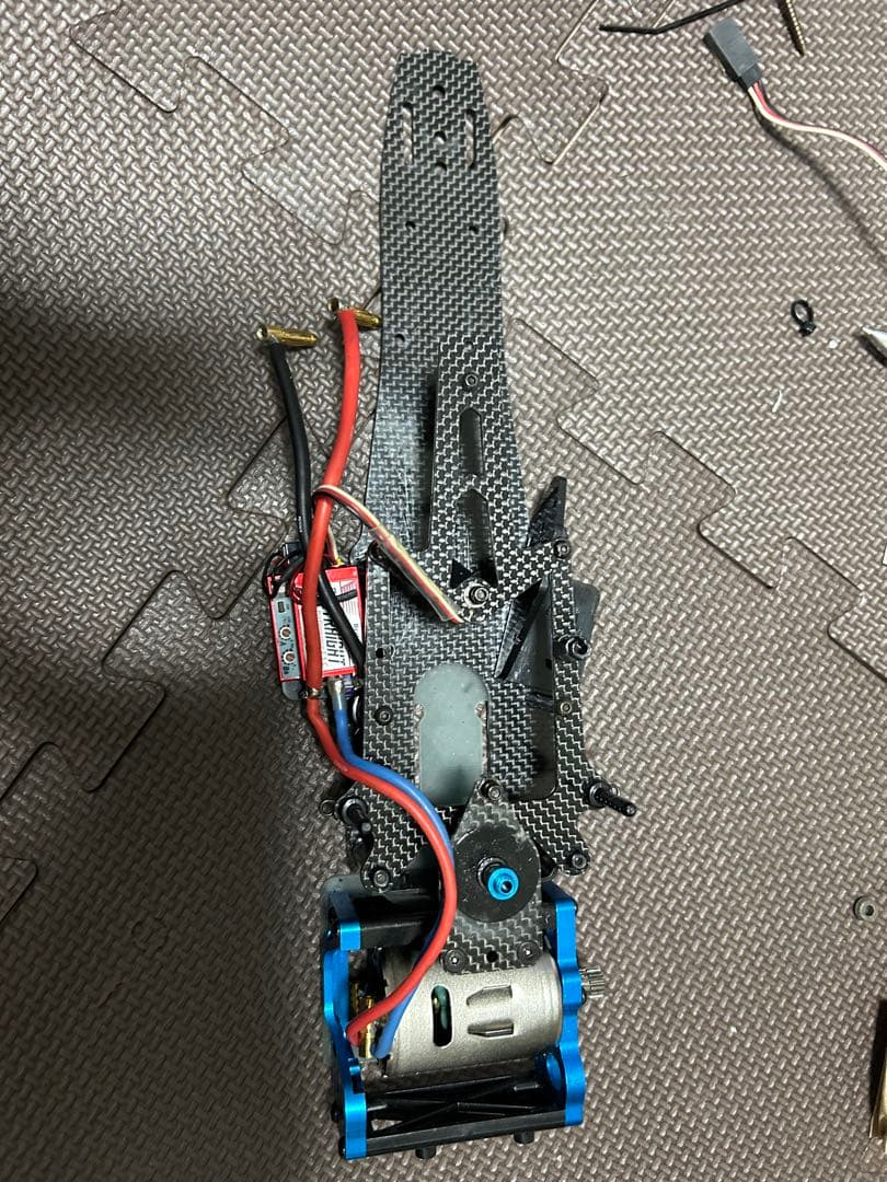 ラジコンヨコモ？京商？カーボン製シャーシ
