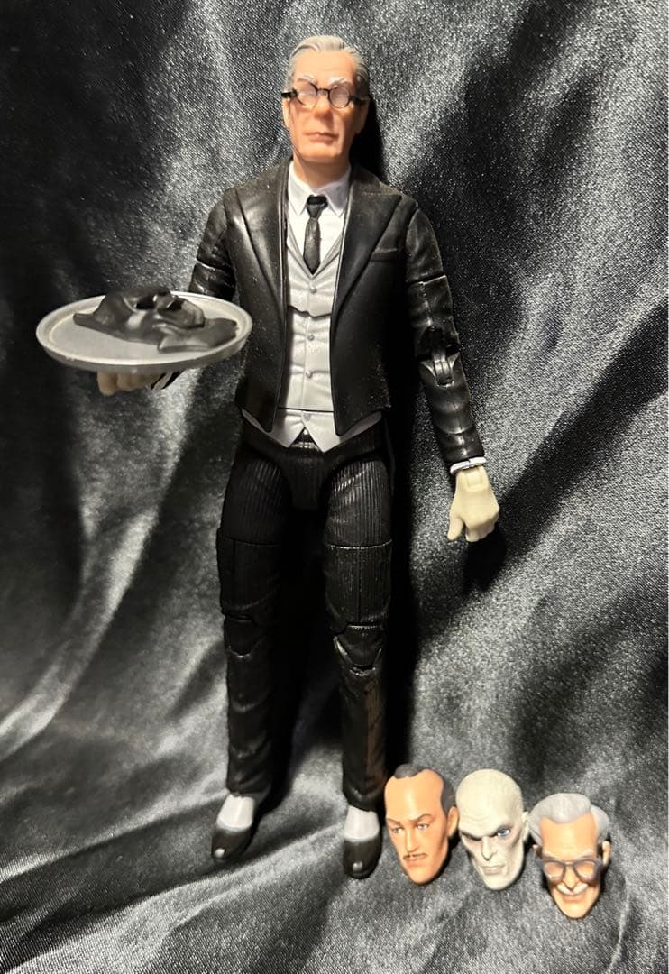 DC マルチバース　アルフレッド　ペニーワース