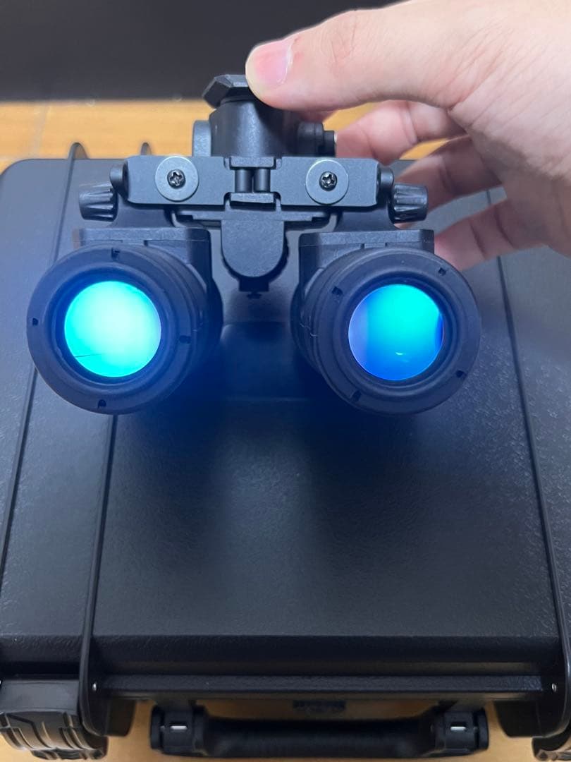 PVS31　デジタルナイトビジョン 実動 バッテリーボックス　四角画面タイプ