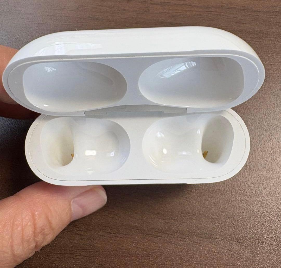 【純正品】Airpods Pro2 / ケース＋両耳