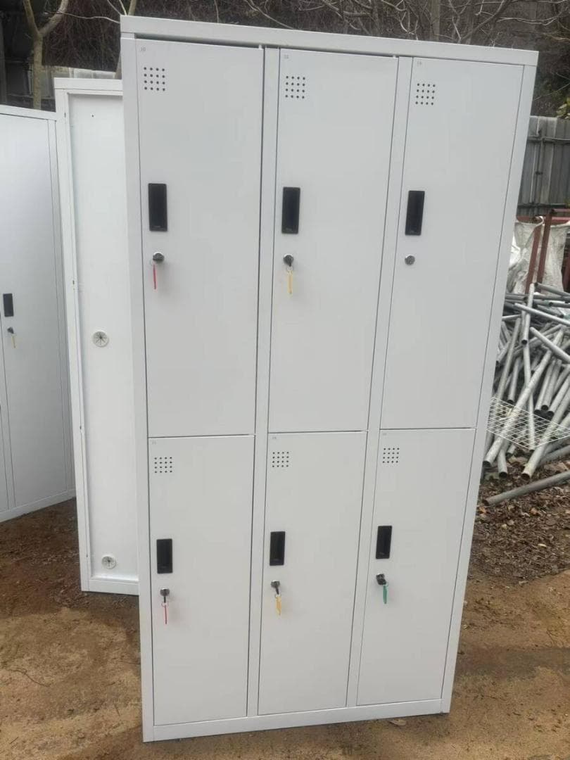 業務用　従業員用ロッカー ホワイト 6人用 鍵付き