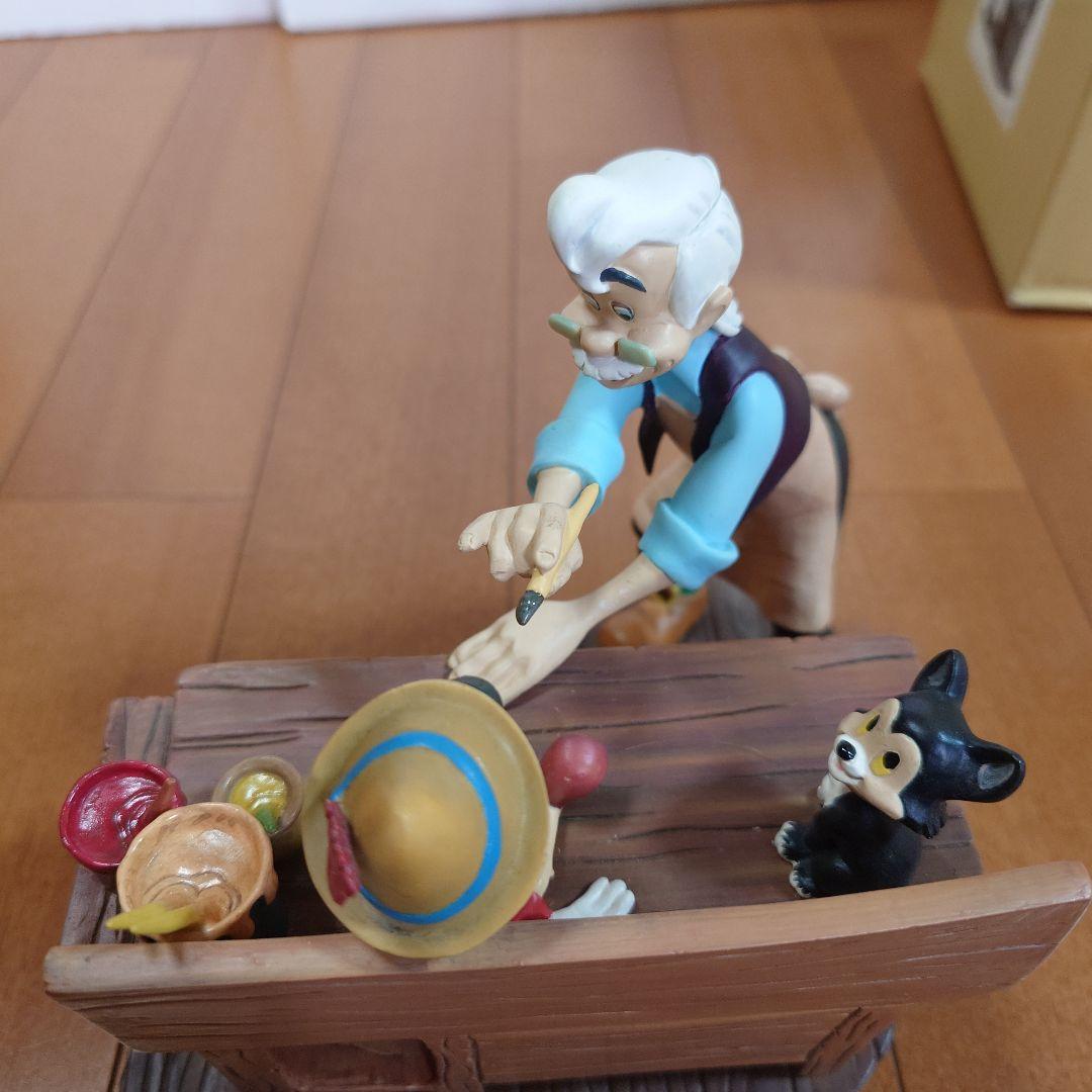 ディズニー ピノキオ フィギュア 箱付き