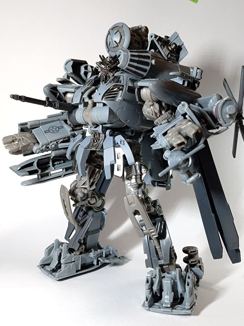 SS-08 ブラックアウト　トランスフォーマー　スタジオシリーズ