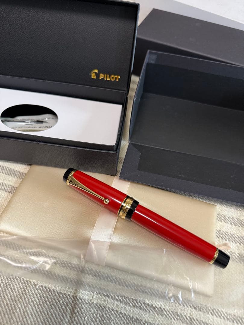 パイロット万年筆、漆、カスタム朱、30サイズペン先 万年筆 ペン先はM