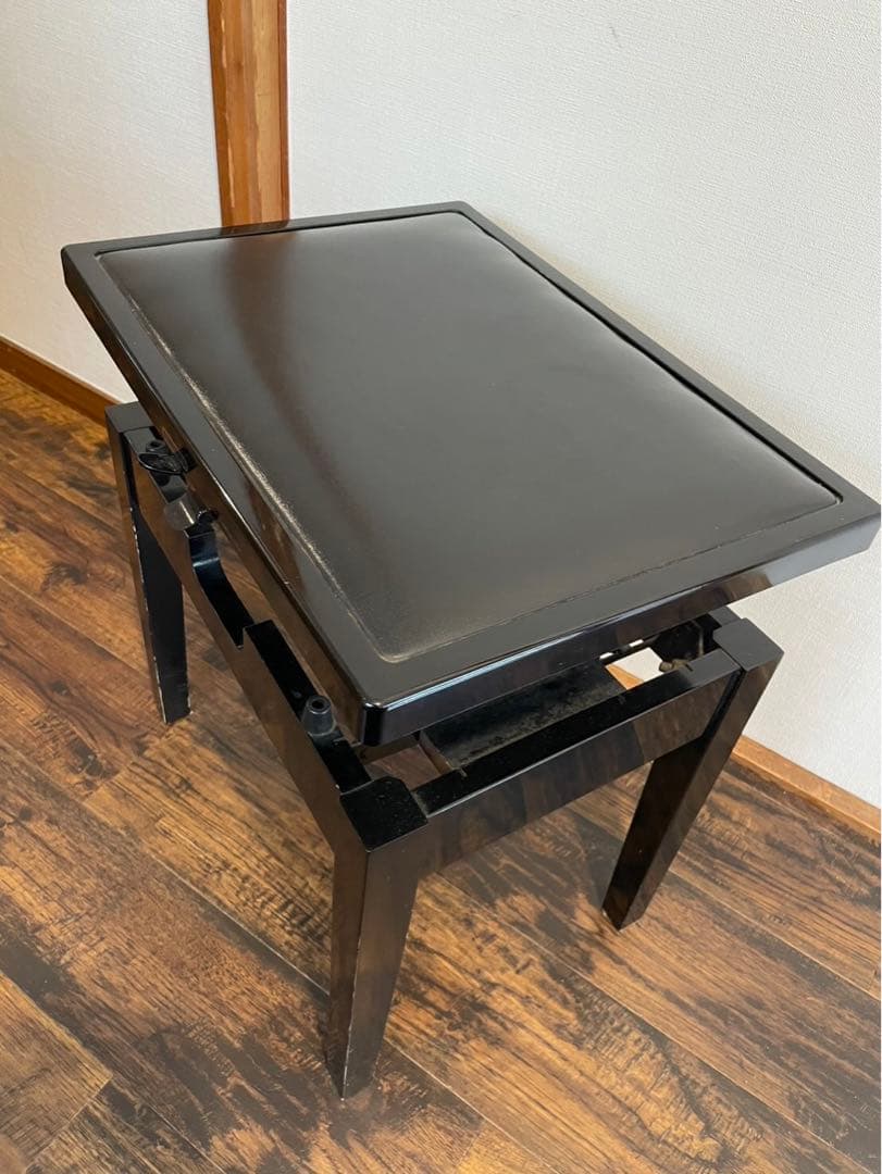 ITO 　トムソン椅子　 ピアノ椅子　イトー　背もたれなし