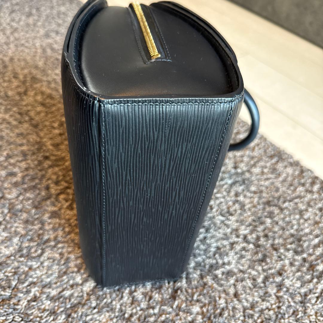 LOUIS VUITTON ルイ・ヴィトン　ポンヌフ　エピ　ノワール